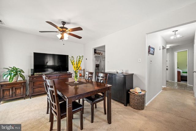 55 VIBURNUM LN, Mount Laurel, NJ 08054