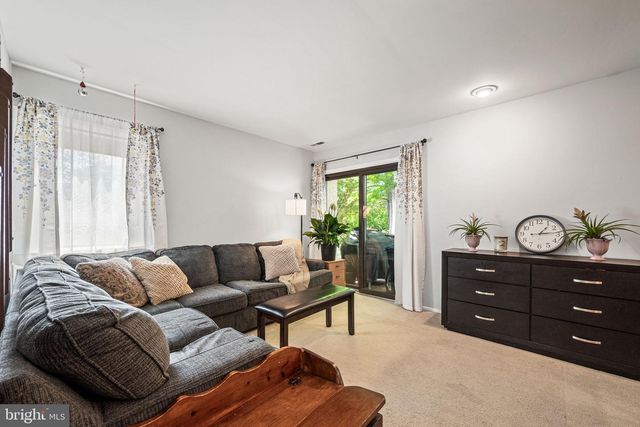 55 VIBURNUM LN, Mount Laurel, NJ 08054