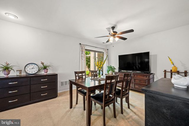 55 VIBURNUM LN, Mount Laurel, NJ 08054