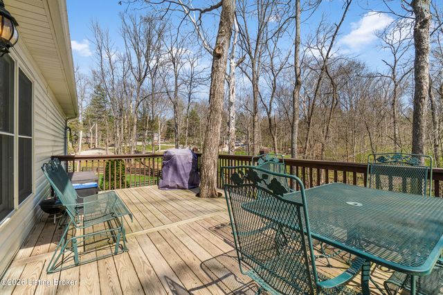 3008 Haney Dr, La Grange, KY 40031