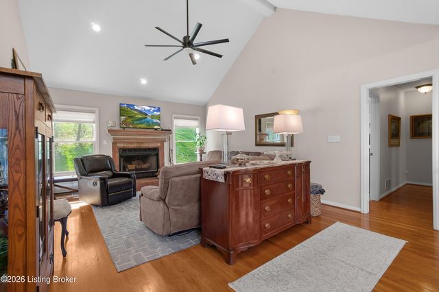 3008 Haney Dr, La Grange, KY 40031