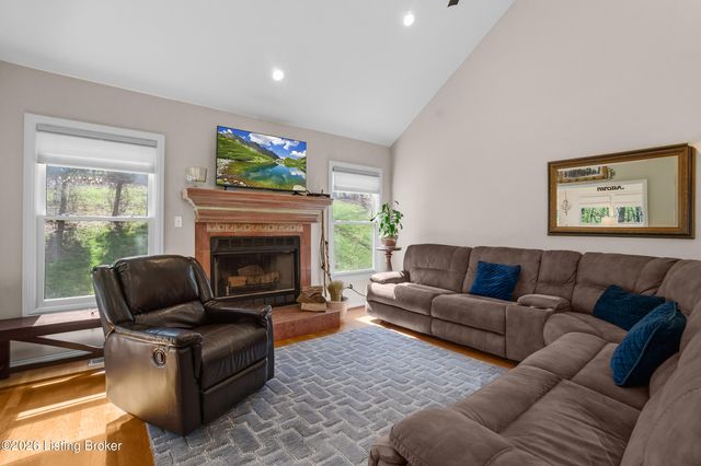 3008 Haney Dr, La Grange, KY 40031