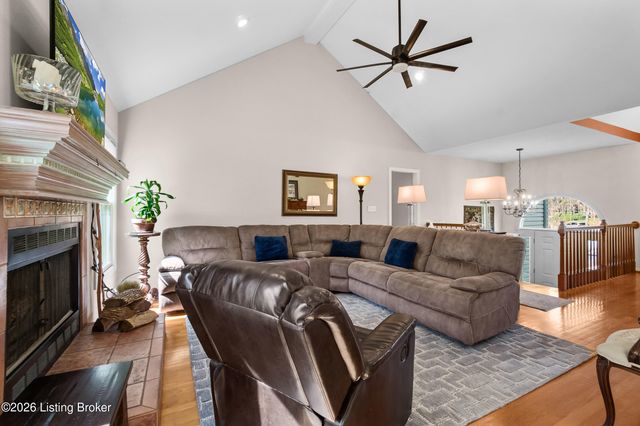 3008 Haney Dr, La Grange, KY 40031