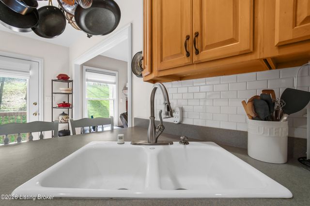 3008 Haney Dr, La Grange, KY 40031