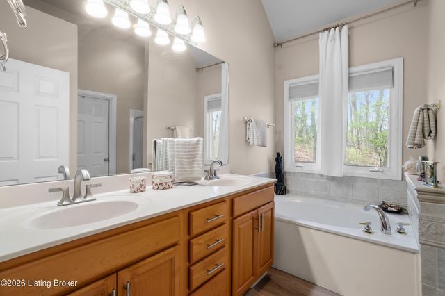 3008 Haney Dr, La Grange, KY 40031