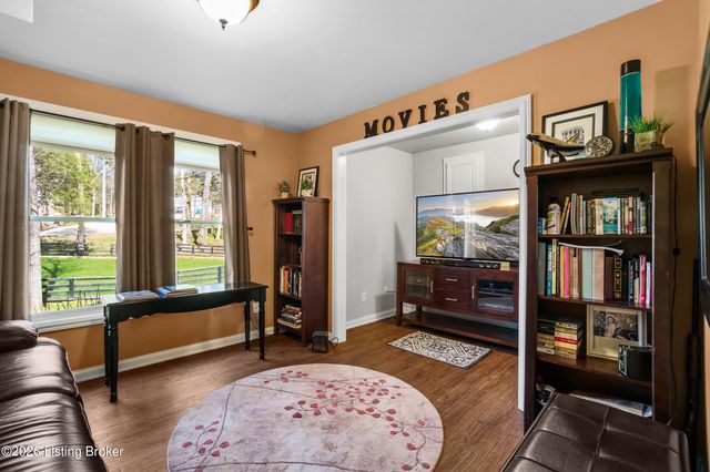 3008 Haney Dr, La Grange, KY 40031