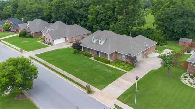 2252 Waverly Avenue, Springdale, AR 72762