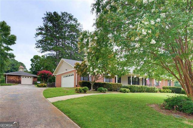 8940 Country Club Drive, Douglasville, GA 30134