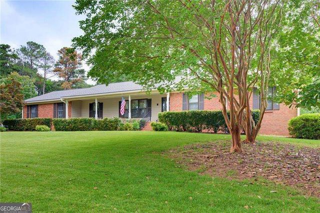 8940 Country Club Drive, Douglasville, GA 30134