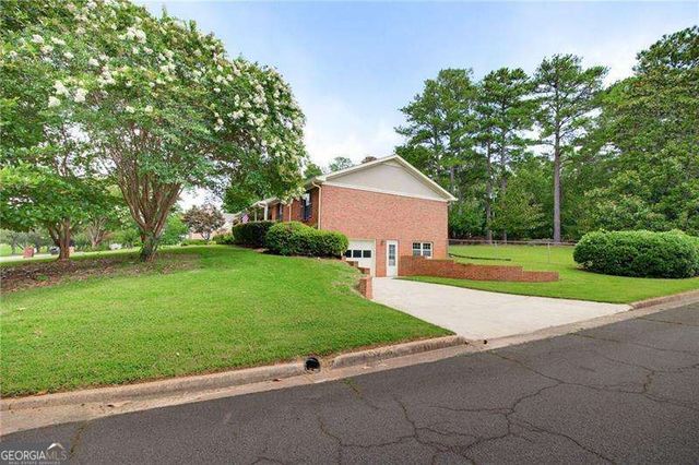8940 Country Club Drive, Douglasville, GA 30134