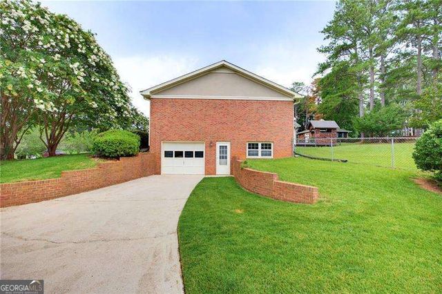 8940 Country Club Drive, Douglasville, GA 30134