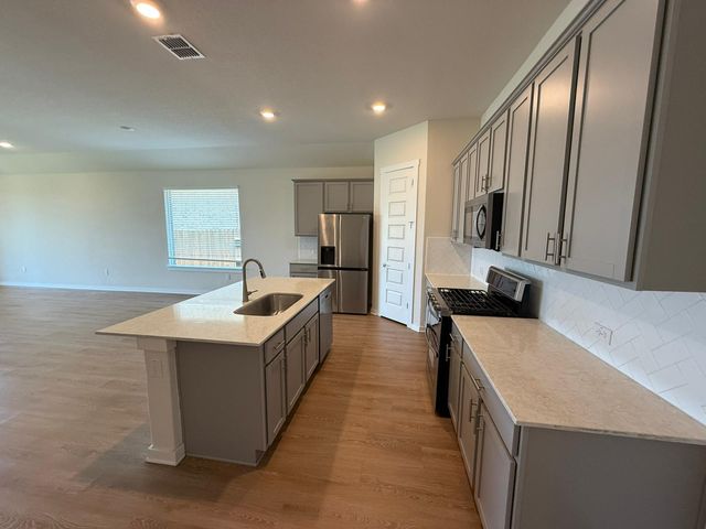 2037 Saddlery ST, Leander, TX 78641