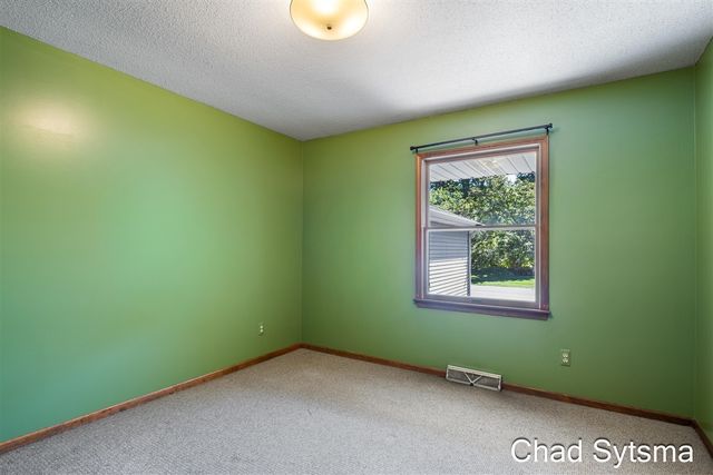 193 Laurelwood Court, Grand Rapids, MI 49548