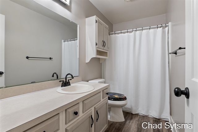 193 Laurelwood Court, Grand Rapids, MI 49548