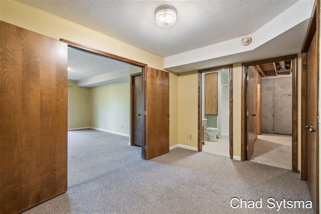 193 Laurelwood Court, Grand Rapids, MI 49548