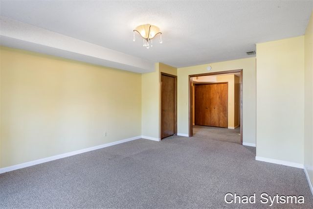 193 Laurelwood Court, Grand Rapids, MI 49548