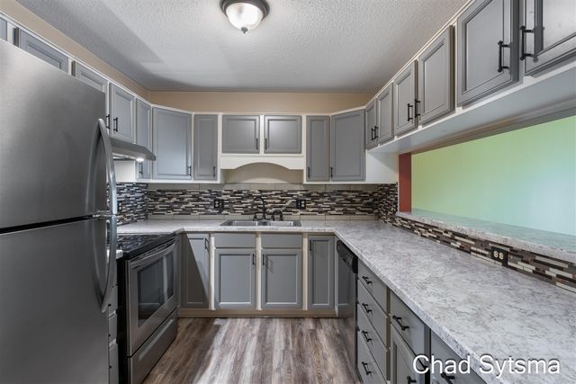 193 Laurelwood Court, Grand Rapids, MI 49548