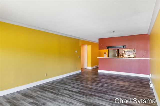 193 Laurelwood Court, Grand Rapids, MI 49548