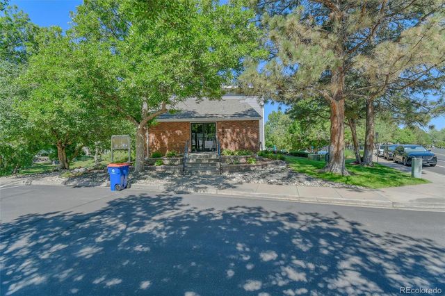 3031 W Long Court B, Littleton, CO 80120