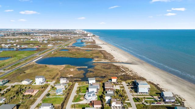 11213 Beard Drive, Galveston, TX 77554