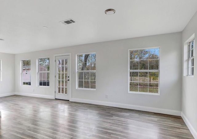 116 Trahan, Ames, TX 77575