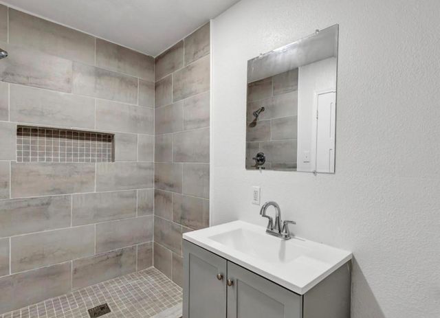 116 Trahan, Ames, TX 77575