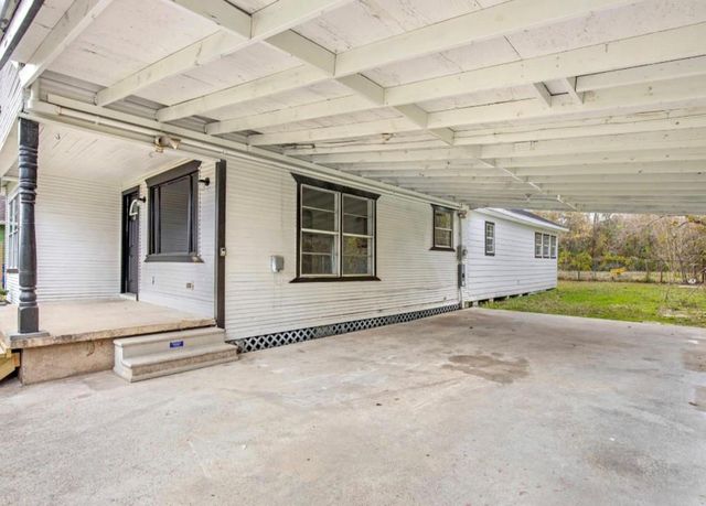 116 Trahan, Ames, TX 77575