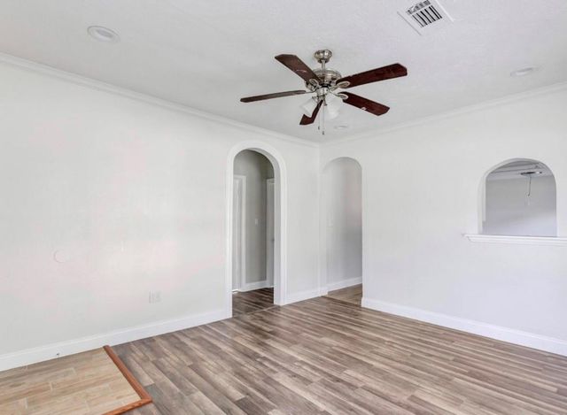 116 Trahan, Ames, TX 77575