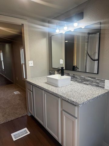 1128 Alaska Road, Levelland, TX 79336