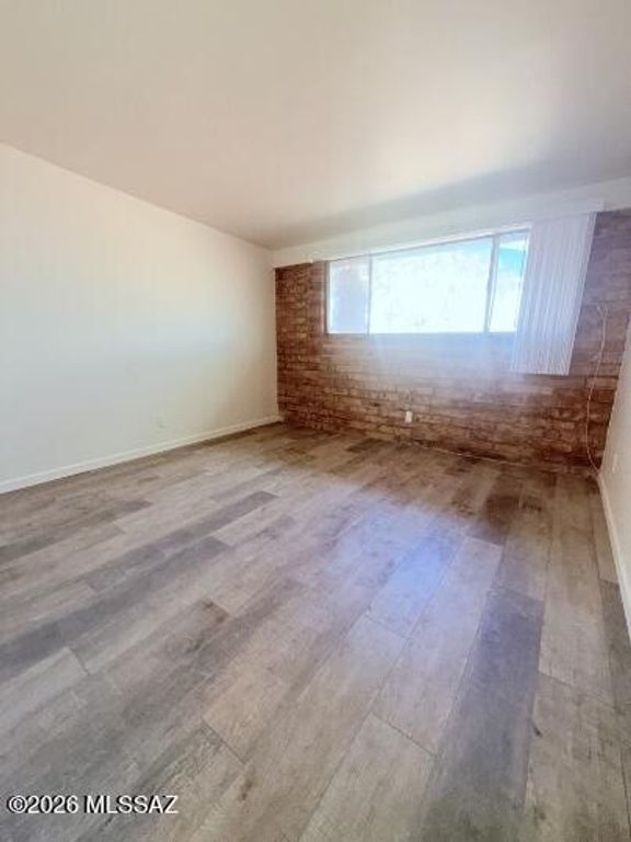 Image 11 of property listing at 353 E Alturas Street, Tucson, AZ 85705