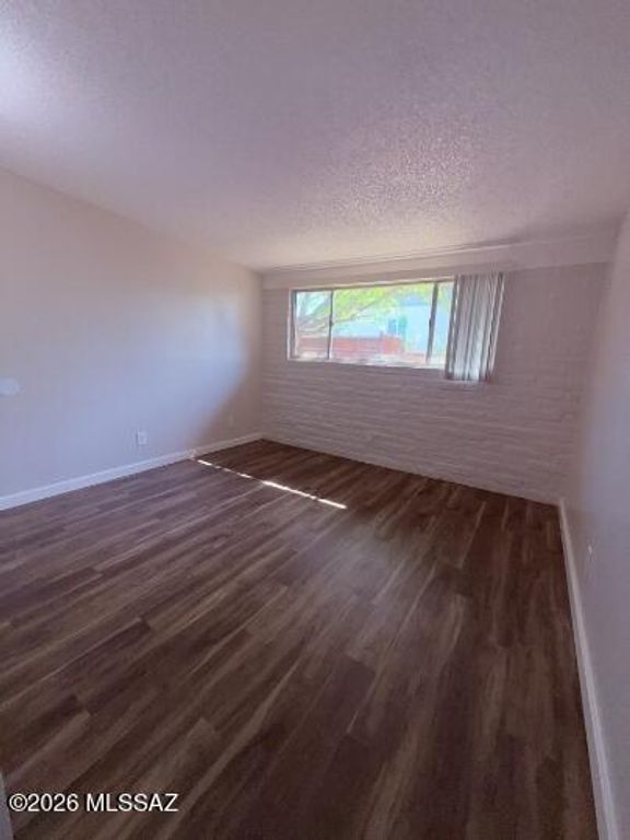 Image 22 of property listing at 353 E Alturas Street, Tucson, AZ 85705