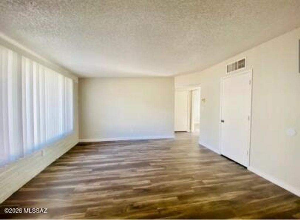 Image 31 of property listing at 353 E Alturas Street, Tucson, AZ 85705