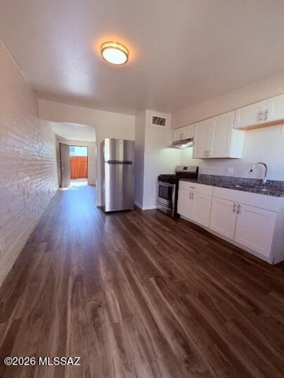 Image 35 of property listing at 353 E Alturas Street, Tucson, AZ 85705