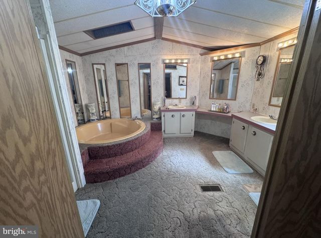 92 VIOLET DR, Vineland, NJ 08360