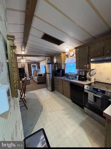 92 VIOLET DR, Vineland, NJ 08360