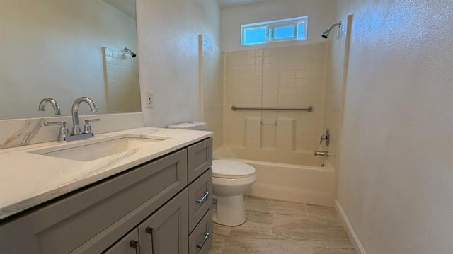 1640 E Scotts Ave, Stockton, CA 95205