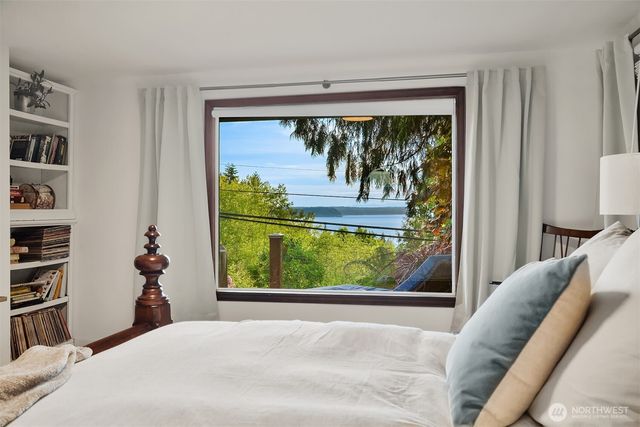 9326 California Avenue SW, Seattle, WA 98136