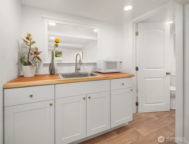 9326 California Avenue SW, Seattle, WA 98136