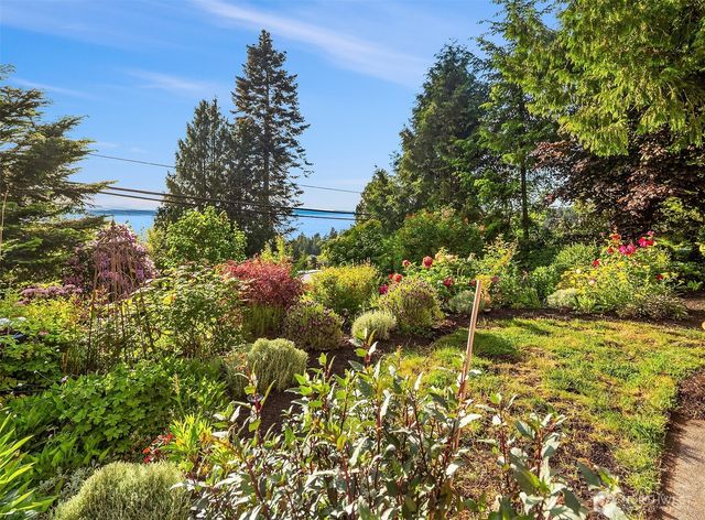 9326 California Avenue SW, Seattle, WA 98136