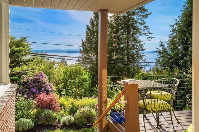 9326 California Avenue SW, Seattle, WA 98136