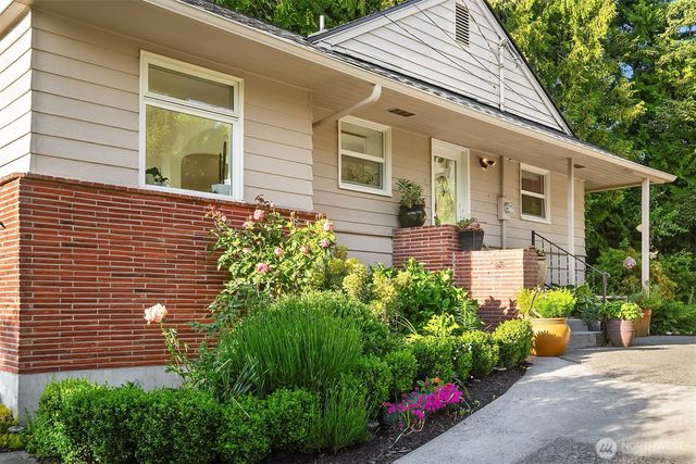 9326 California Avenue SW, Seattle, WA 98136