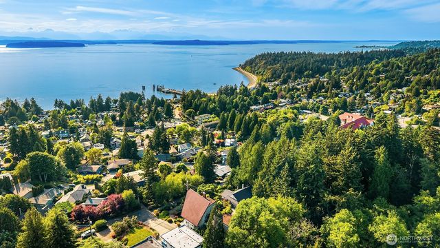 9326 California Avenue SW, Seattle, WA 98136