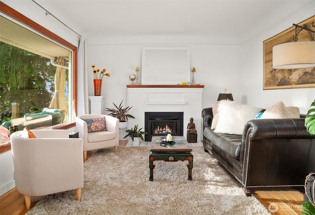 9326 California Avenue SW, Seattle, WA 98136