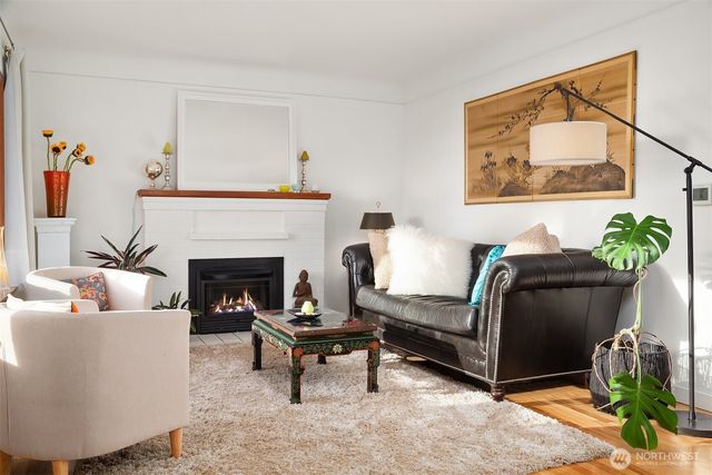 9326 California Avenue SW, Seattle, WA 98136