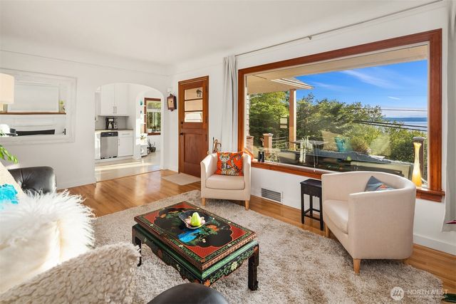 9326 California Avenue SW, Seattle, WA 98136