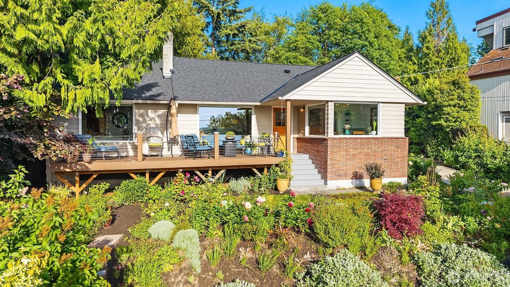 9326 California Avenue SW, Seattle, WA 98136