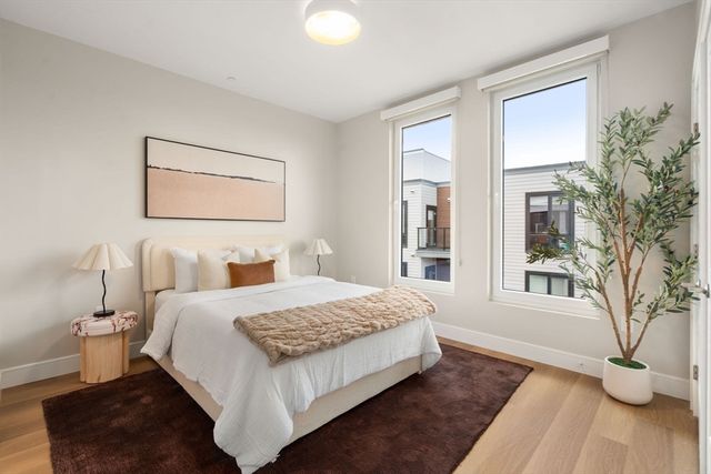 40 Soldiers Field Place 406, Boston, MA 02135