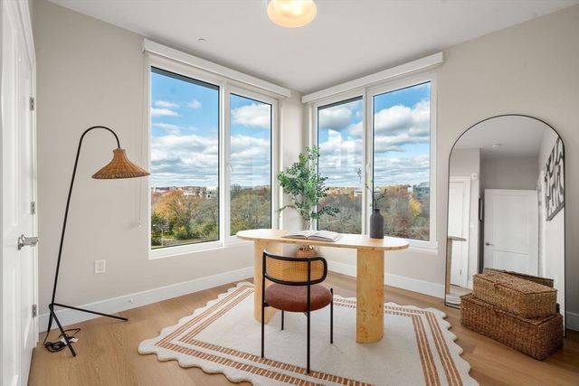 40 Soldiers Field Place 406, Boston, MA 02135