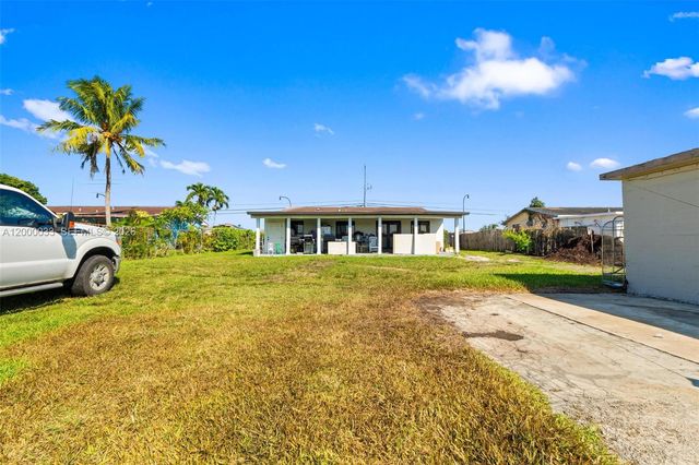 12860 SW 268th St, Homestead, FL 33032