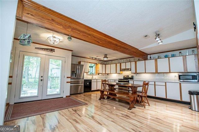 24 White Oak Drive, Carrollton, GA 30116